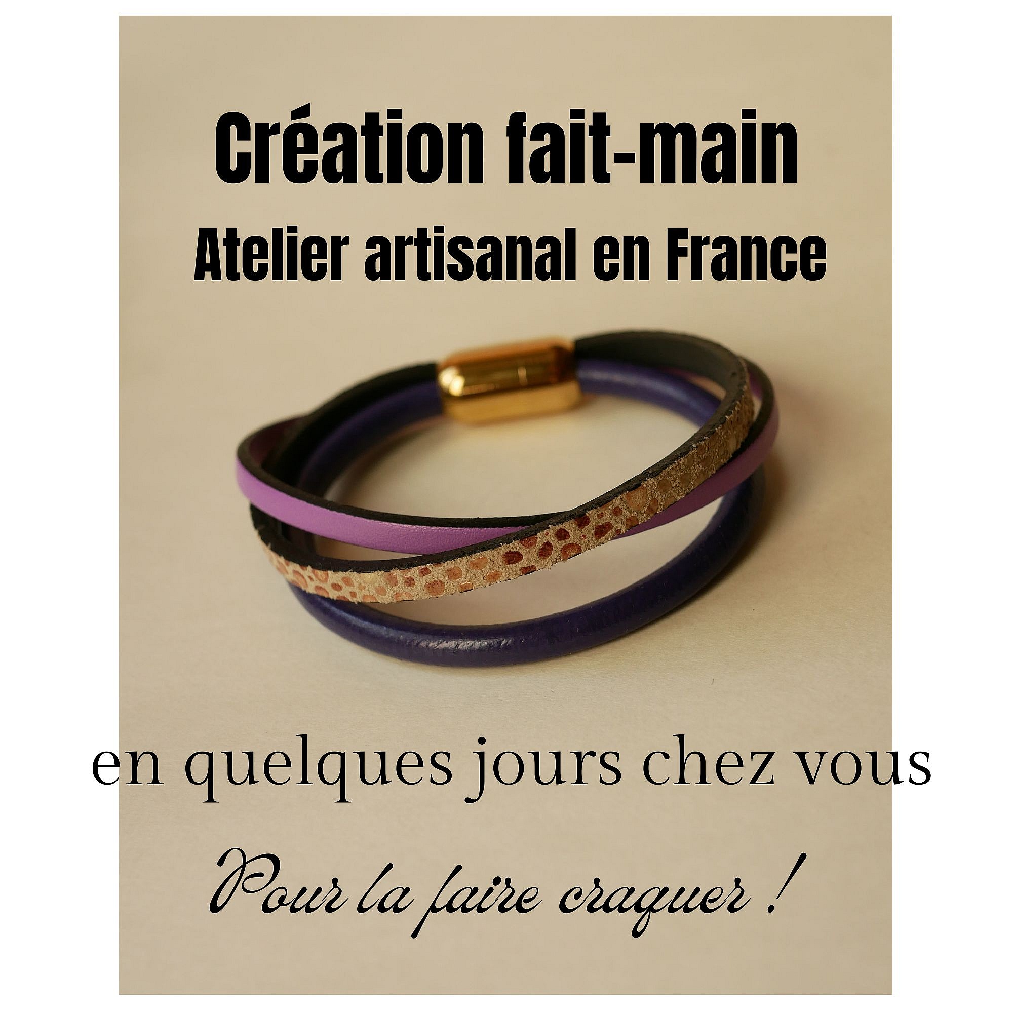 Manschettarmband f&ouml;r kvinnor i lila och guld med flera l&auml;derdetaljer