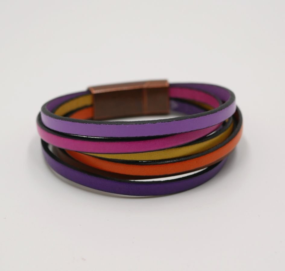 Manschettarmband i flera läderfärger i toniska färger