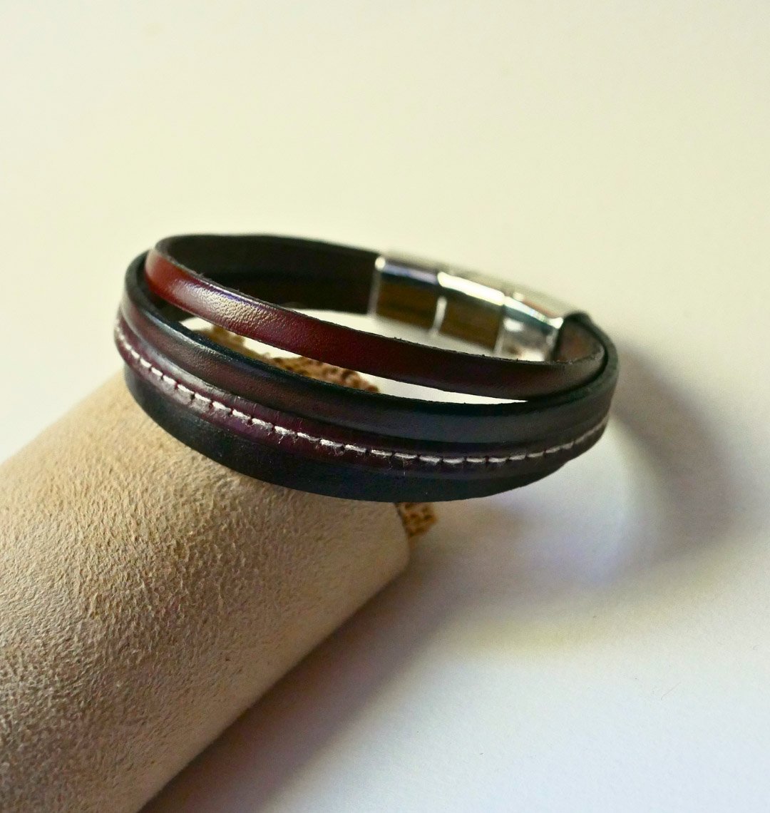 Manschettarmband i brunt läder för män