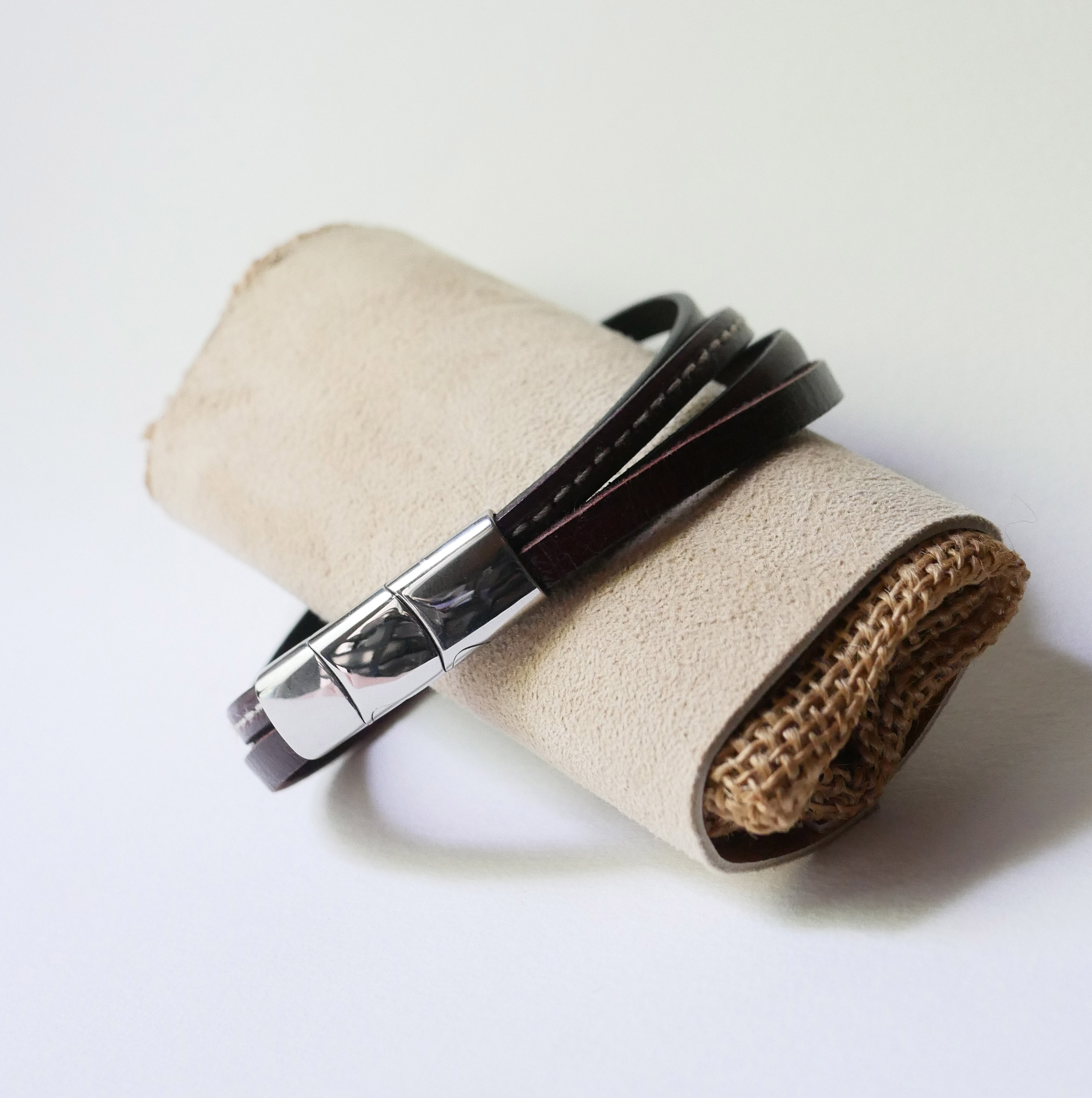 Manschettarmband i brunt läder för män