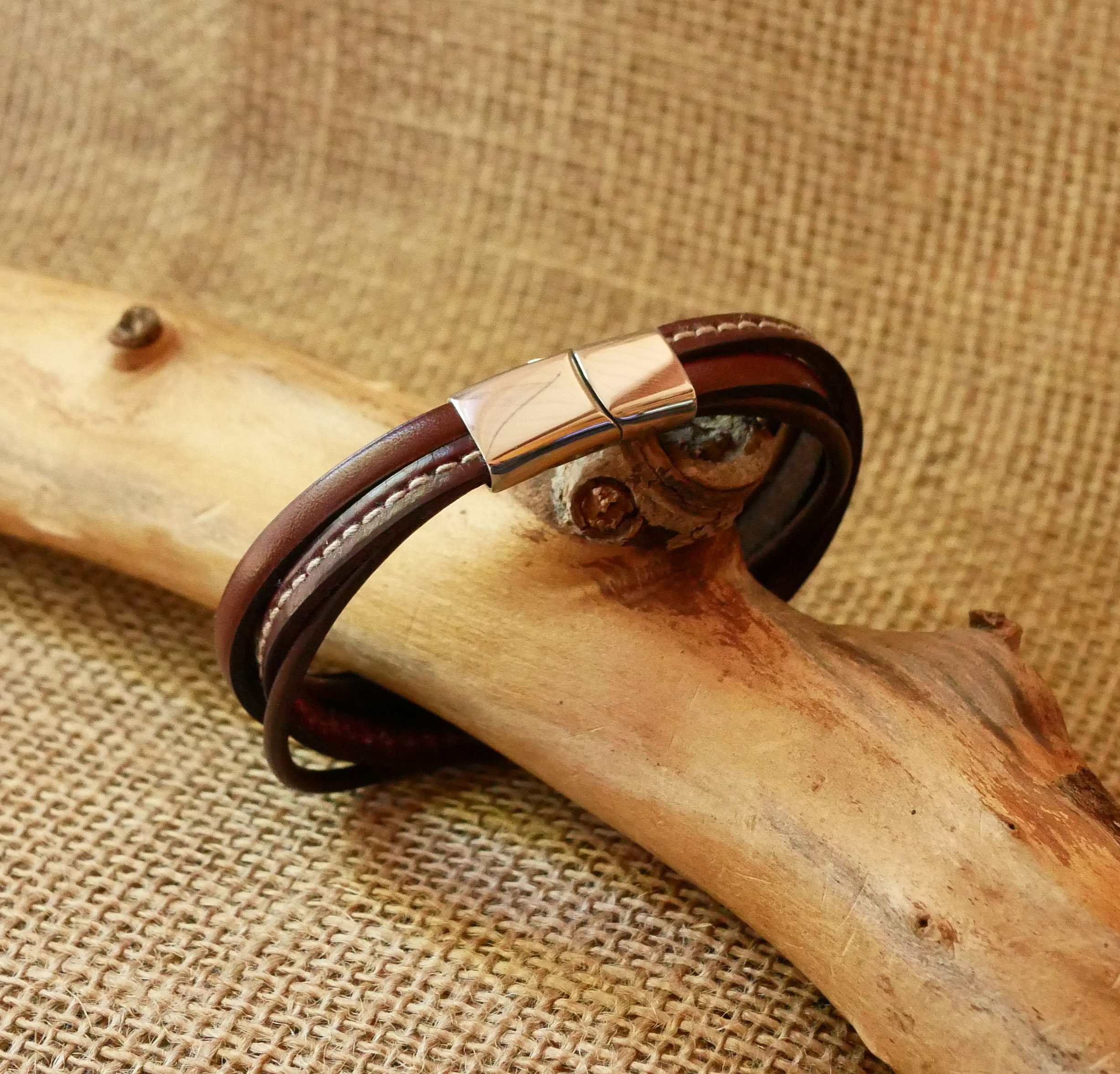 Manschettarmband i brunt läder för män