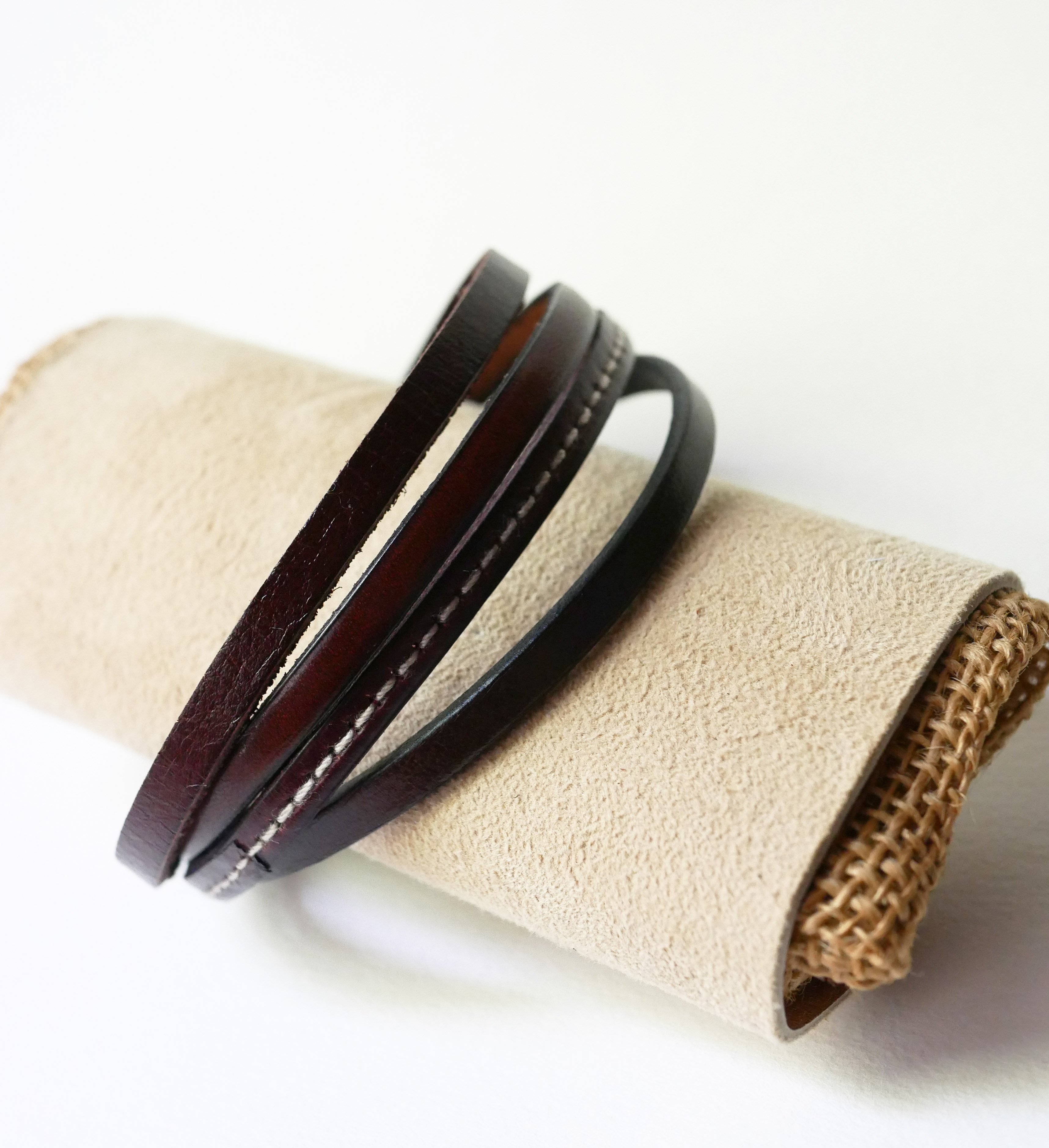 Manschettarmband i brunt läder för män