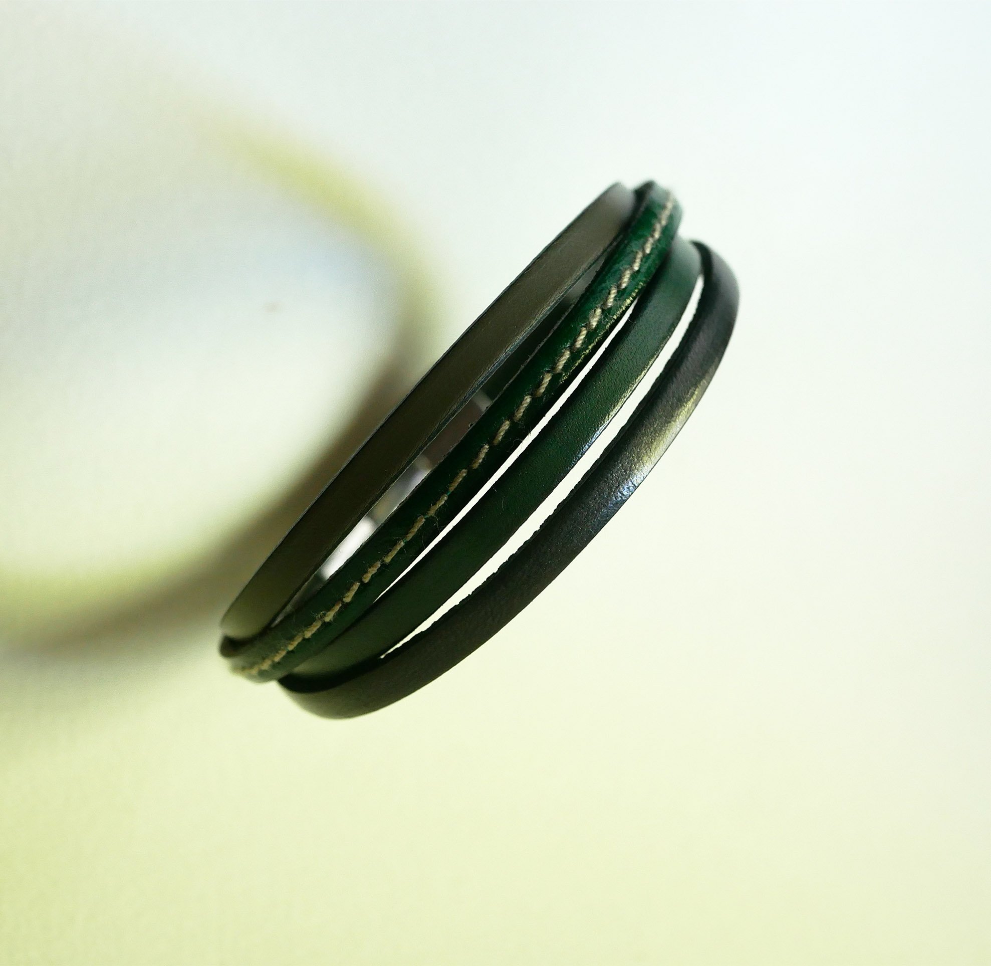 Green &amp; Grey manschettarmband i multiläder för män