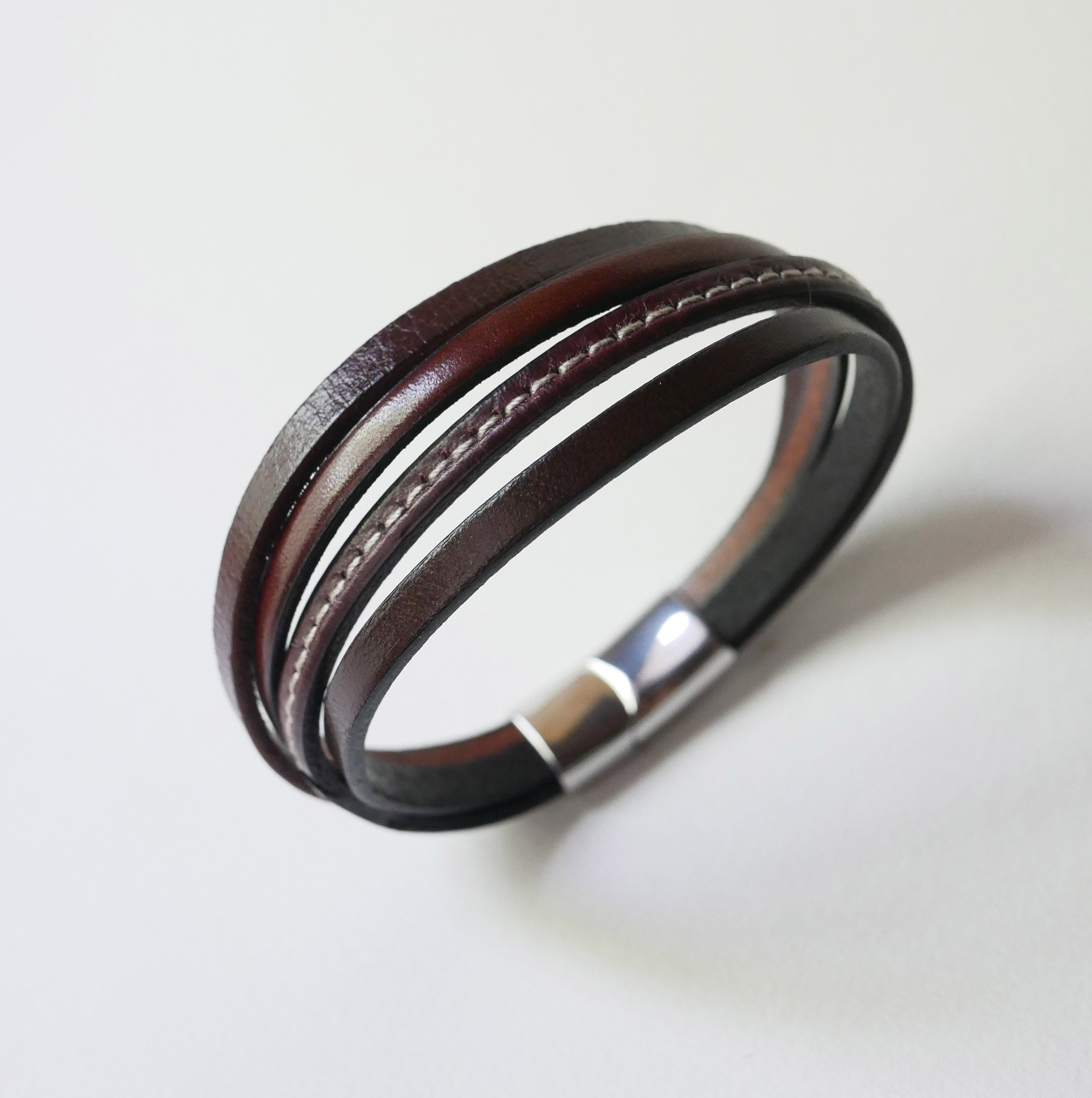 Manschettarmband i brunt läder för män