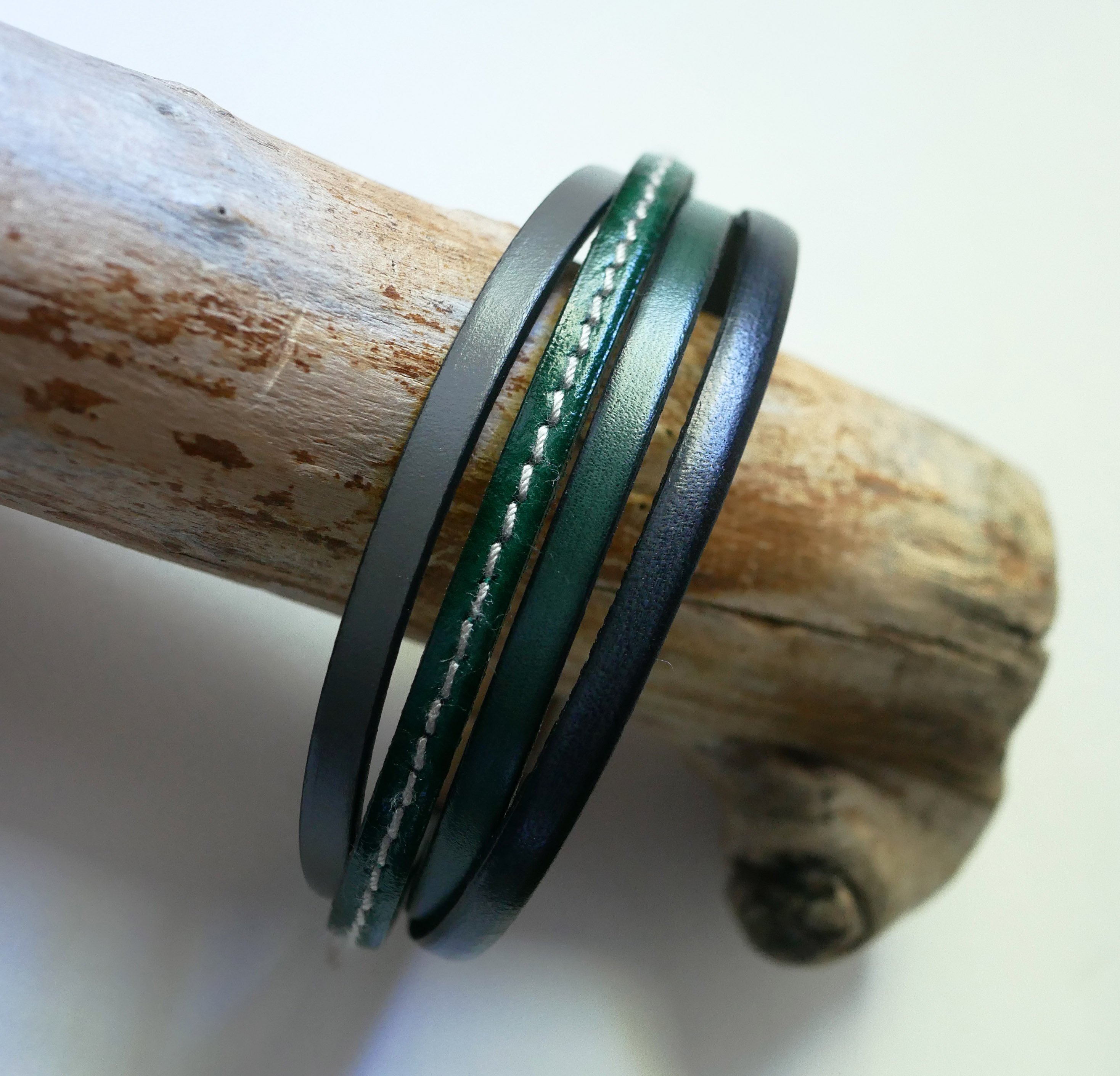 Green &amp; Grey manschettarmband i multiläder för män