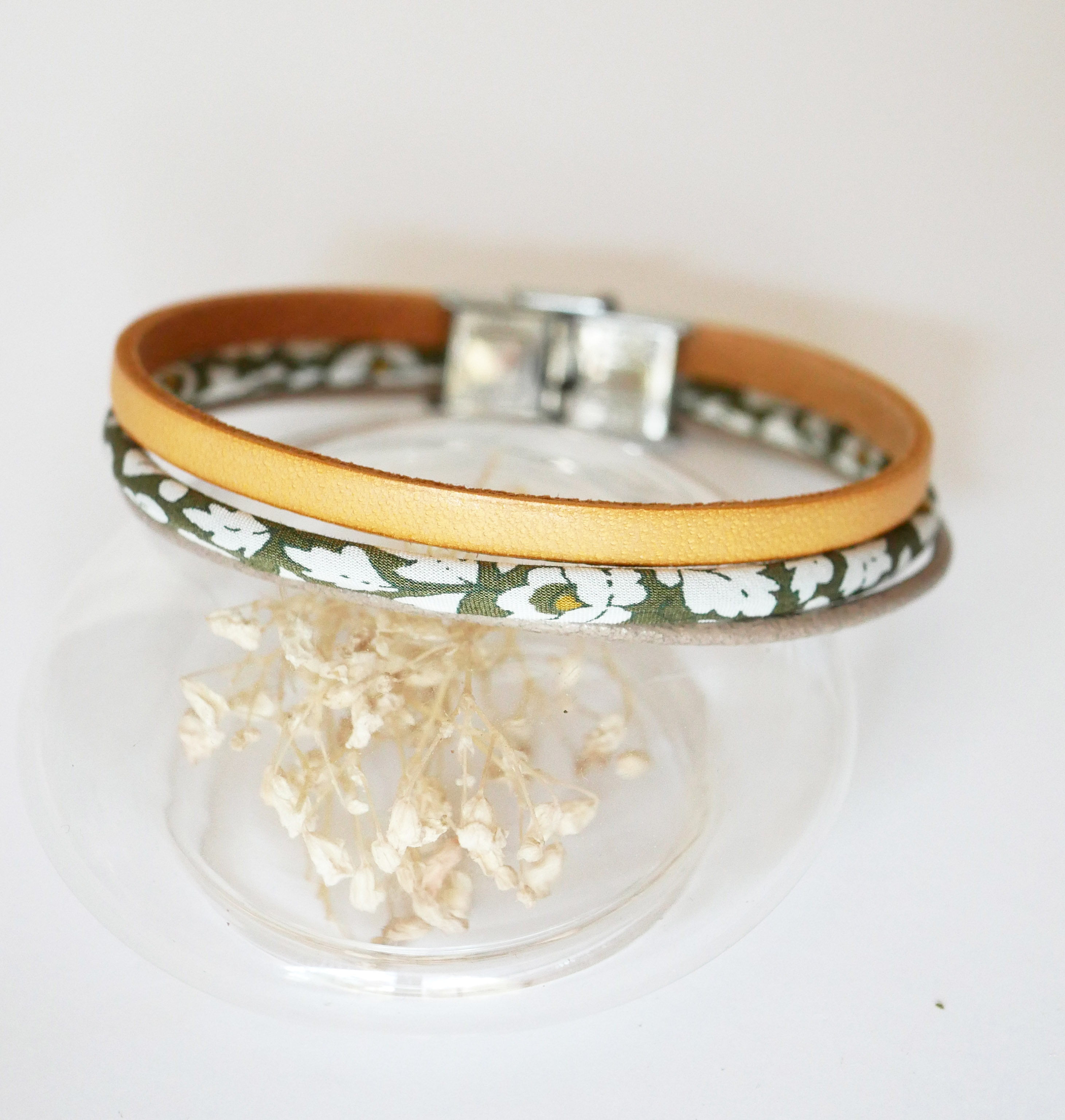Trio av läder och kakiblommor Liberty cord-armband