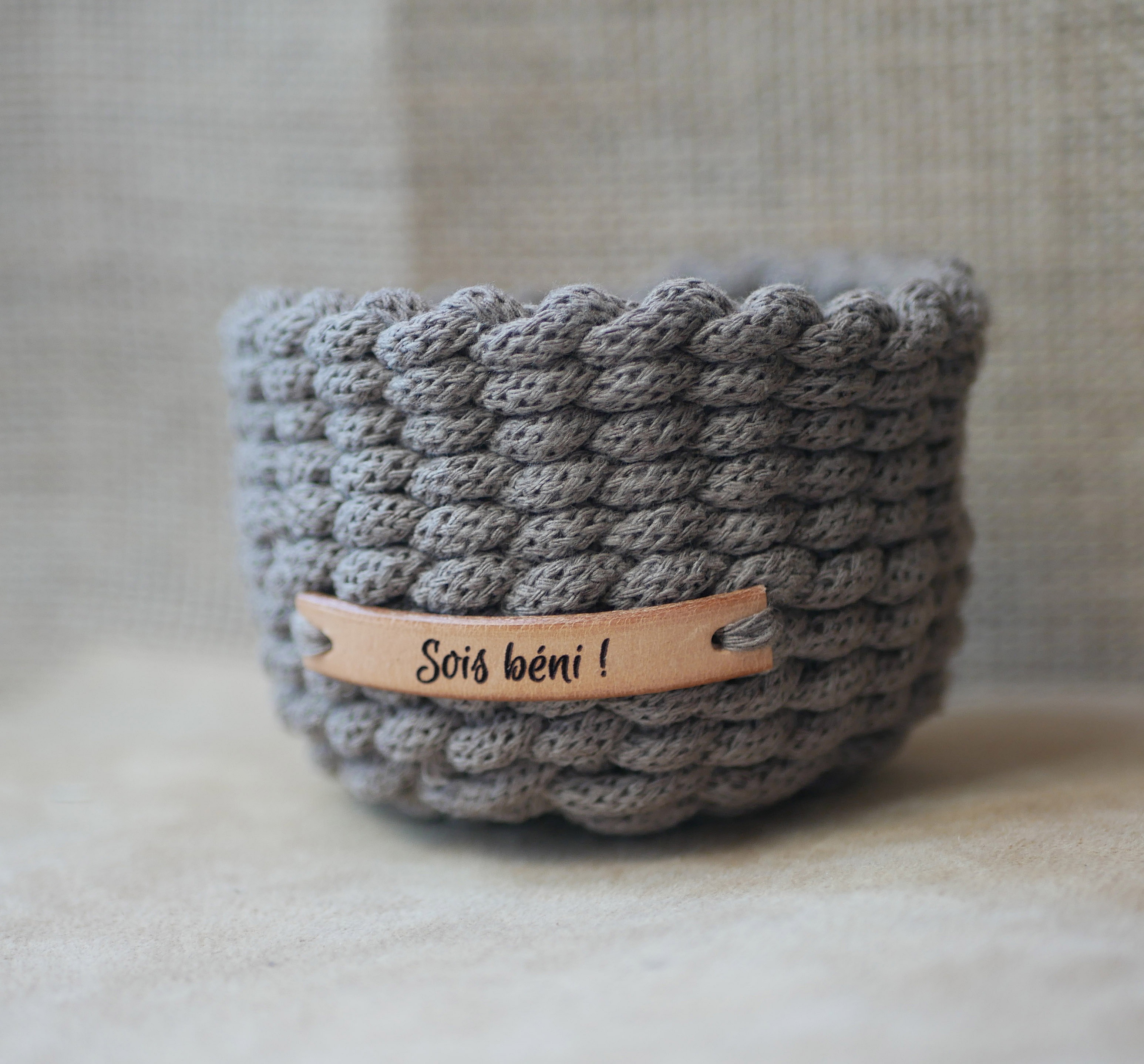 Skr&auml;ddarsydd l&auml;deretikett med graverat meddelande