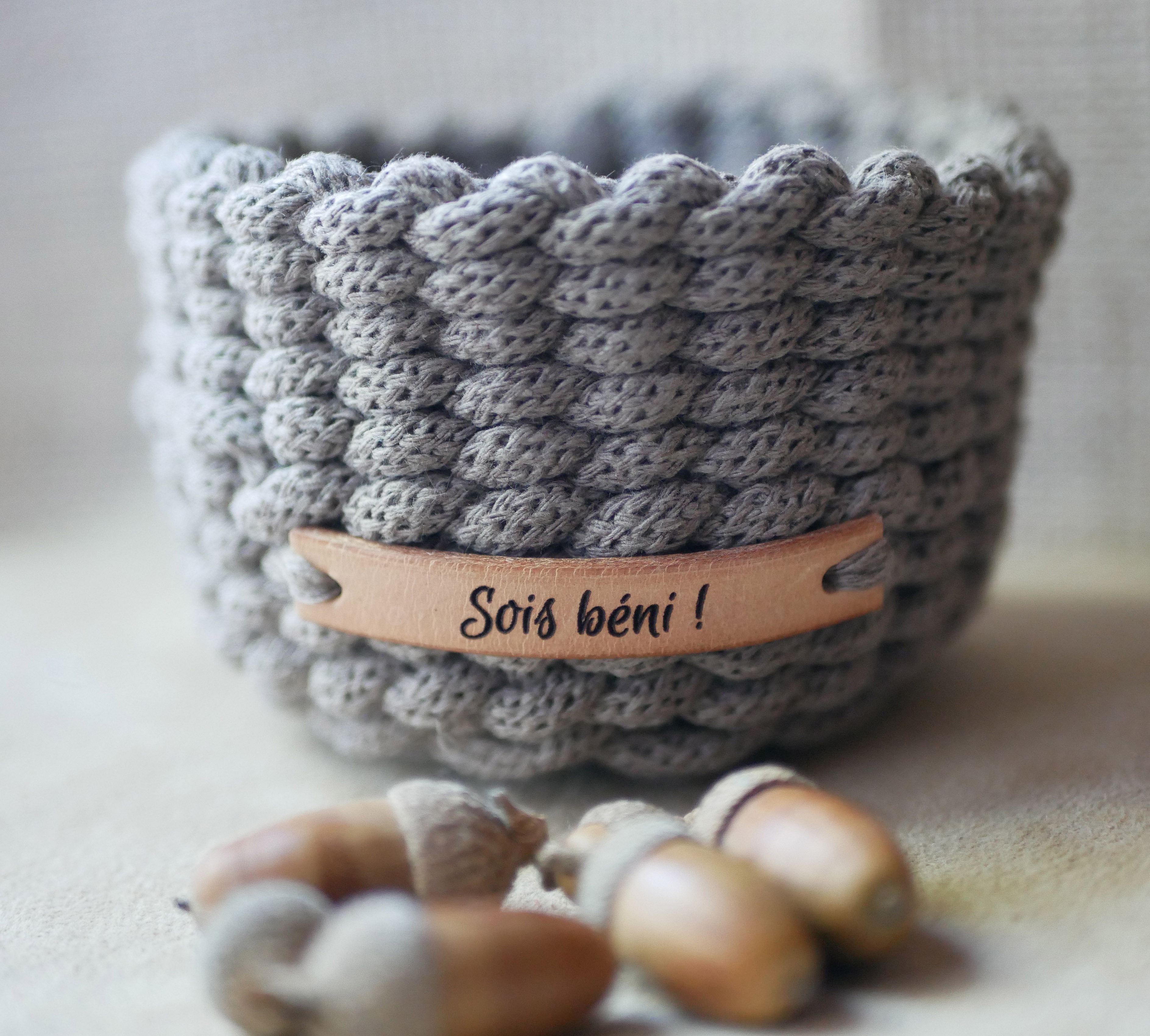 Skr&auml;ddarsydd l&auml;deretikett med graverat meddelande