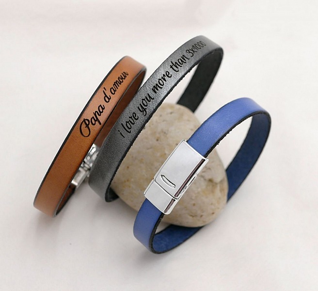 Remplacement de fermoir magnétique sur bracelets en cuir personnalisés.