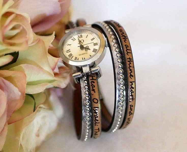 Titta p&aring; f&ouml;rsilvrad dubbel l&auml;derrem p&auml;rlor f&auml;rgval att anpassa 