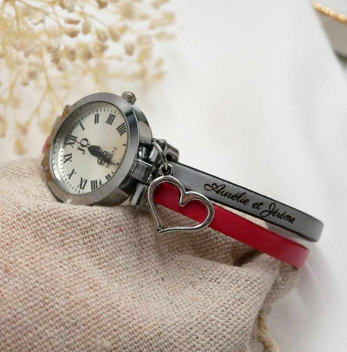 Klocka i silver med duo läderarmband i valfri färg och personlig gravyr