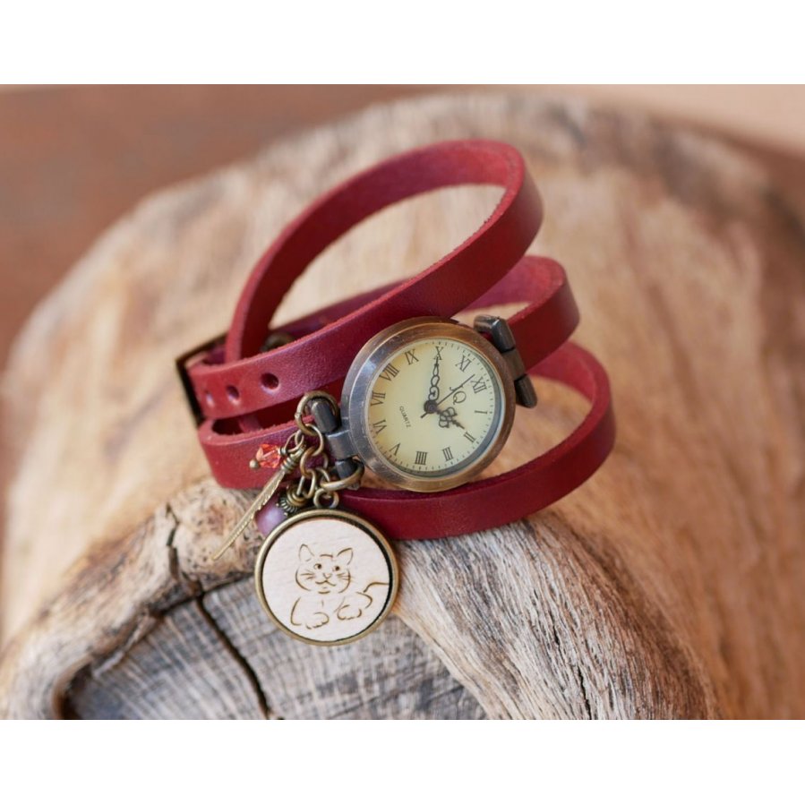 Läderarmband klocka med träcabochon som ska graveras