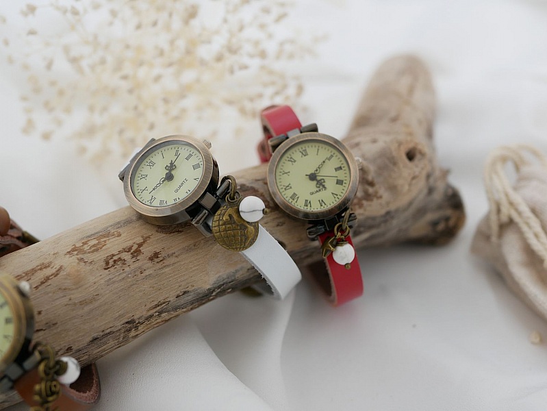 L&auml;derarmband, helt anpassningsbart 