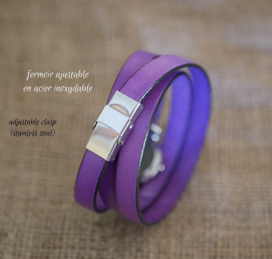 Läderarmband klocka lila 2 eller 3 rundor med pompom