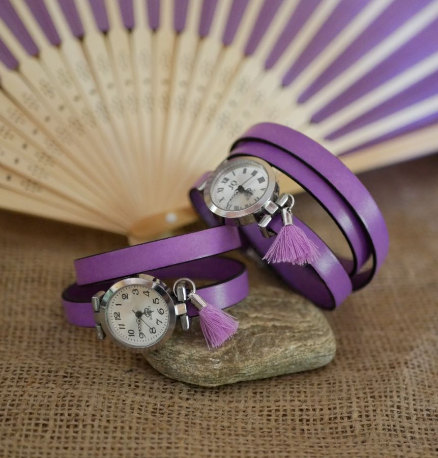 Läderarmband klocka lila 2 eller 3 rundor med pompom