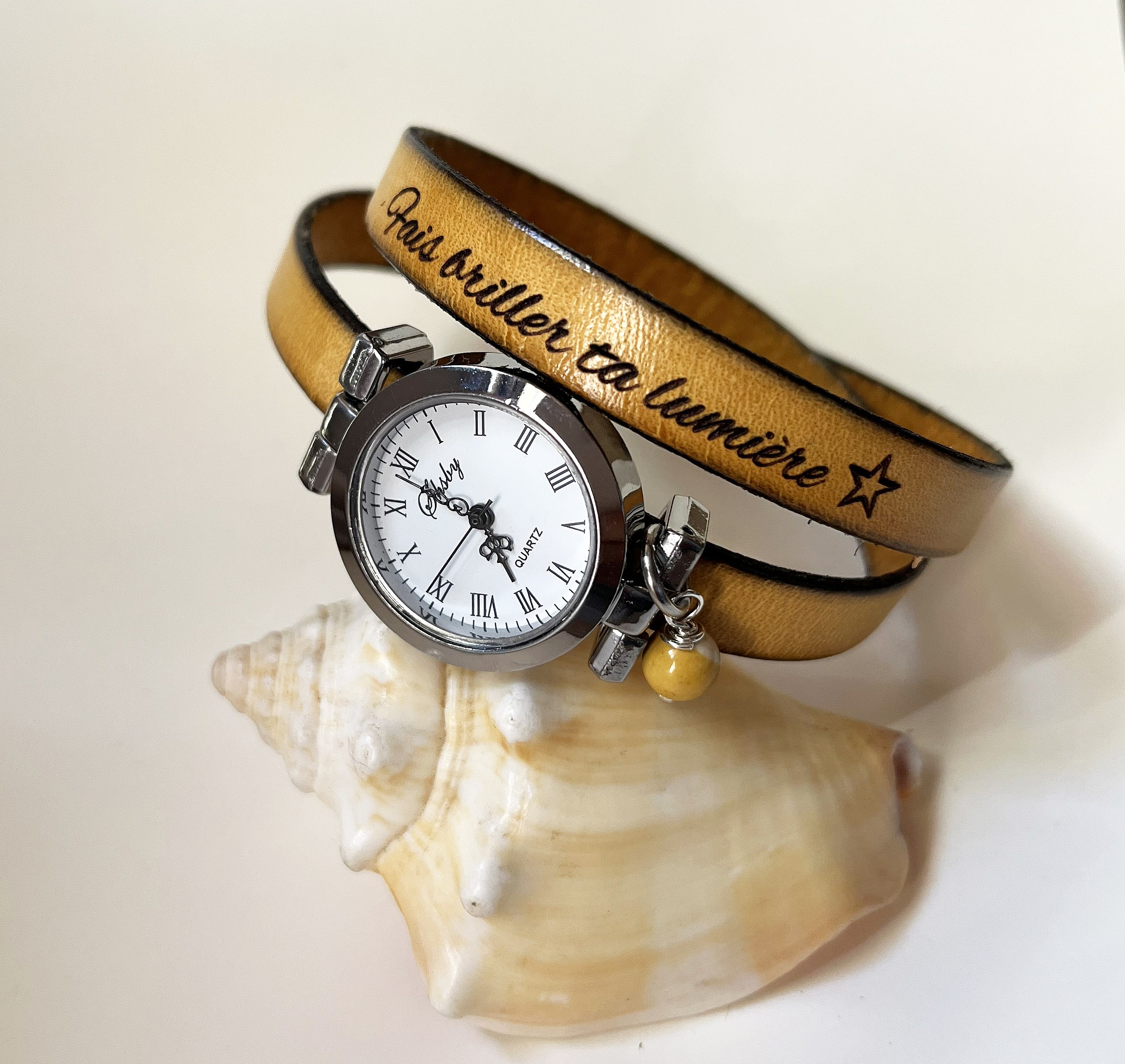 L&auml;derarmband klocka 2 v&auml;ndor anpassningsbar med silverf&auml;rgad urtavla