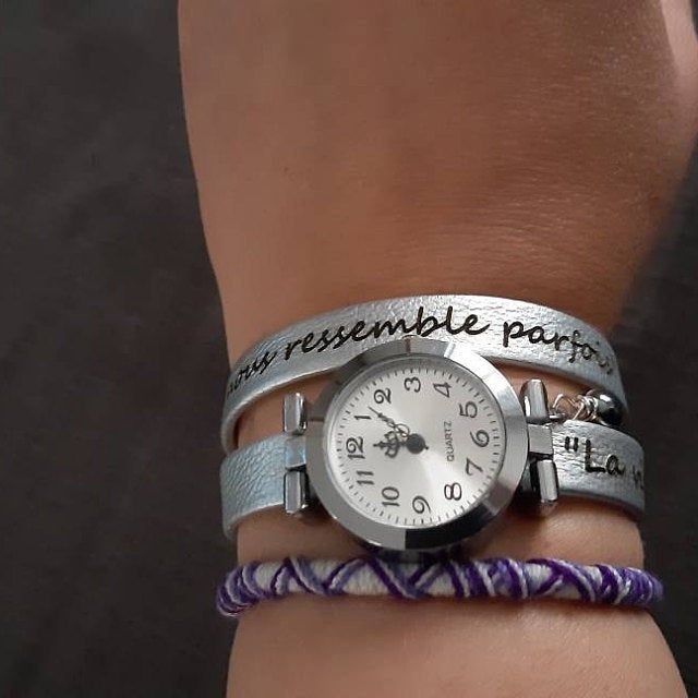 Läderarmband klocka 2 vändor anpassningsbar med silverfärgad urtavla