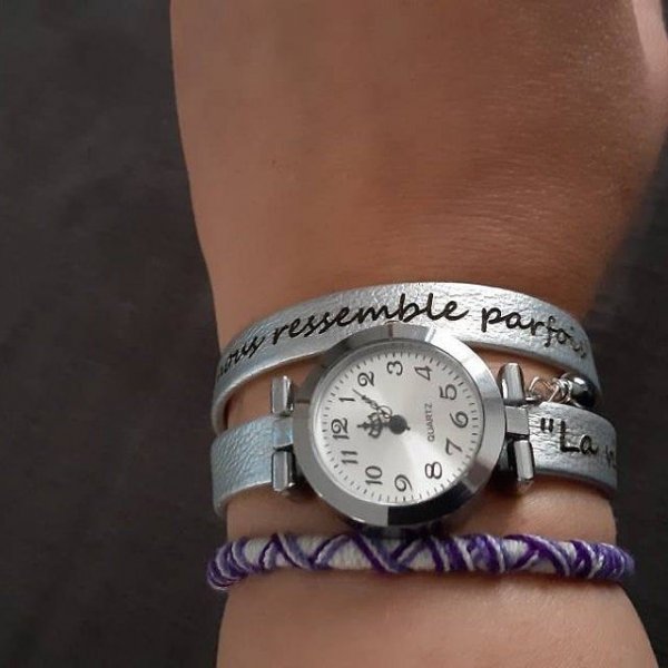 Läderarmband klocka 2 vändor anpassningsbar med silverfärgad urtavla