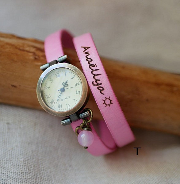 Titta brons l&auml;derarmband 2 v&auml;ndor justerbart l&aring;s