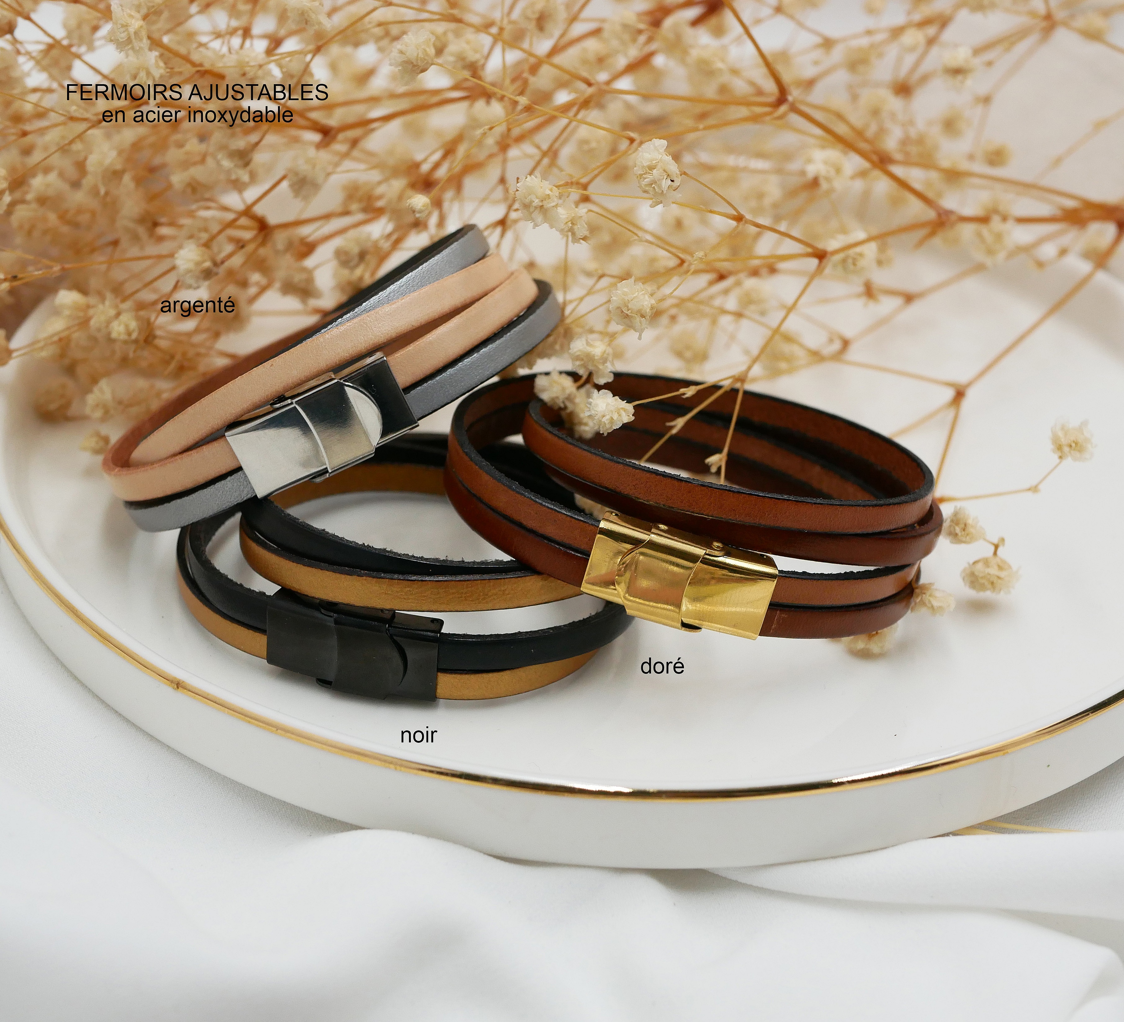 Graverad tr&auml;cabochonklocka med dubbelt l&auml;derarmband och bronsf&auml;rgad urtavla