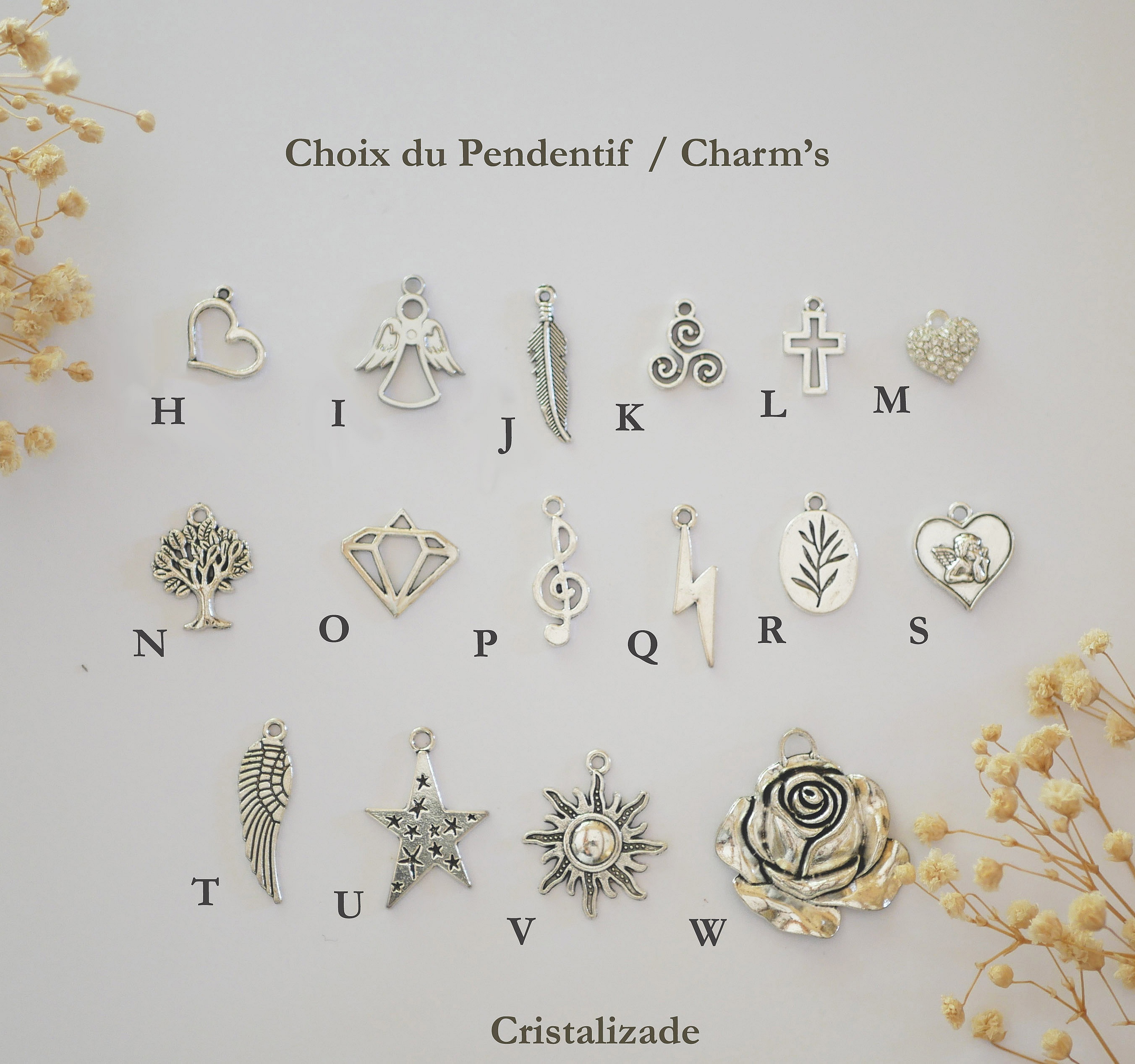Catalogue de pendentifs argentés pour porte-clefs personnalisés.