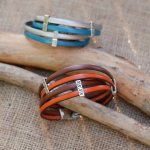 Dubbel läderarmband i duo med etniska stilarmband