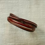 Manschettarmband i brunt läder för män