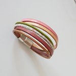 Manschettarmband i pastellfärgat läder och blommigt Liberty-snöre