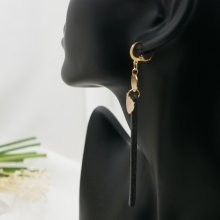 Solo långa hängande örhängen i guld Leather Black eller valfri färg