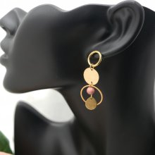Soloörhänge med ringar och cirklar i guld och rosa rhodonitpärla