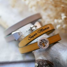 Skräddarsytt läderarmband dekorerat med en cabochon av livets träd