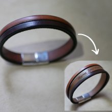 Tvåfärgat läderarmband för män med dolt graverat meddelande