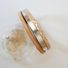Manschettarmband för kvinnor i natur- och silverläder 