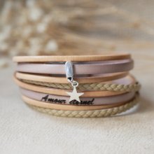 Anpassningsbart multi läderarmband med beige hänge 
