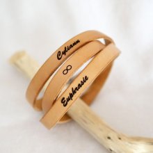 Läderarmband för kvinnor med trippelvridning för att anpassa färg och gravyr 
