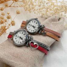 Klocka i silver med duo läderarmband i valfri färg och personlig gravyr